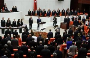 Baarlamaanka Turkiga oo ansixiyay qaraar ay ciidamo ugu soo dirayaan Soomaaliya.