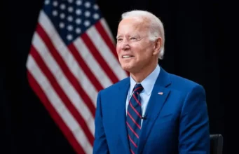 Biden oo isku tilmaamay haweeneydii u horeysay ee aqalka cad hogaamisa