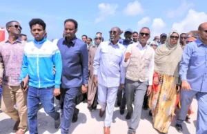 Shacabka Muqdisho oo Sameeyay Banaan Bax Looga Soo Horjeedo AS