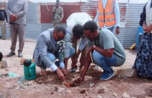 Dowlada Sweden oo Maamulka Degmada Baydhabo kala shaqeeya Mashaariicyo Degmada