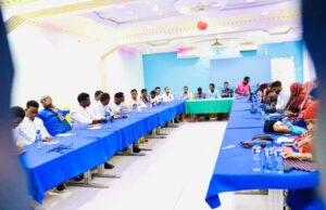 Wasaaradda Degaanka Iyo Isbedelka Cimilada Oo Magaalada Baydhabo Ku Qabatay Tababar Lagu Baranaayay Isbedelka Cimilada.