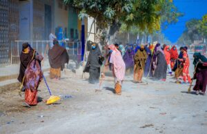 Dowlada Hoose Degmada Bardaale Oo Olole Nadaafadeed ka Sameysey Wadooyinka.