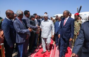 Gudoomiye Aadan Madoobe iyo Wafdi uu Hogaaminayo oo gaaray Magaalada Baydhabo