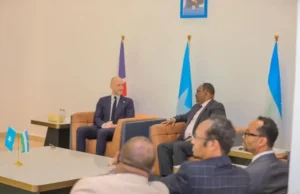 Dowladda Ingiriiska oo taageertay dagaalka Puntland kula jirto Daacish