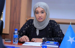 Khadiija Al-Makhzuumi oo noqotay Haweeneyda keliya ee katirsan 25-ka Wasiir ee Golaha Wasiirrada Soomaaliya!