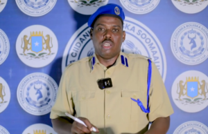 Booliiska Soomaaliya oo Gacanta kusoo dhigay Askari Muqdisho ku dilay qof shacab ah.