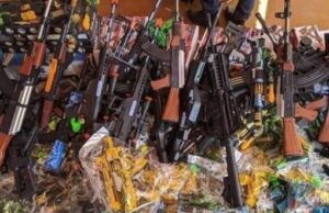 Maamulka Degmada Bardaale Oo ka digey iibinta Qoryaha Carruurta ay ku Ciyaarta