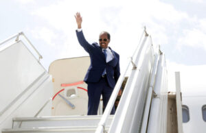 Madaxweyne Xasan Sheekh oo u safray dalka Turkiga