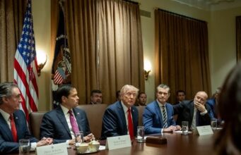 Mareykanka oo ceyriyay safiirka Koofur Africa u fadhiya magaaladan Washington.