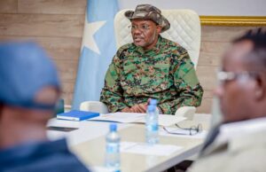 Sawiro;-Golaha Wasiirada Maamulka Koonfurgaleed ayaa Ciidamada Qalabka sida