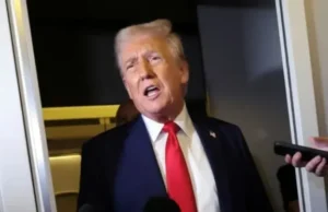 Donald Trump oo sheegay in uu aad ugu carooday Vladimir Putin, hanjabaadna u diray