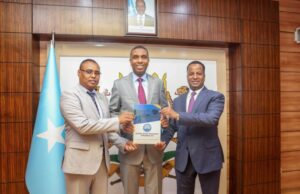 RM xamse oo xilalka u kala wareejiyey RW ku Xigeenka 2-aad ee cusub iyo ku Xigeenkii hore