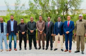 Xildhibaano iyo siyaasiin kasoo jeedo gobolka hiiraan oo ku shiray magaamada muqdisho