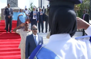 Xasan Sheekh oo Ubax dhigay taalada SYL