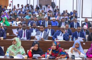 Baarlamaanka Soomaliya oo Mushaarkooda Qeyb ugu Deeqay Macawiisleeyda iyo CXDS.