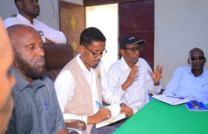 Sawiro;-Wasaaradda Tamarta iyo Kheyraadka biyaha KGS oo maanta magaalada Xuddur ku qabatey Kulan dadweyne.