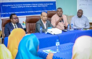 Sawiro;-Kulan Looga Hadaley Hormarinta iyo Kobcinta Ganacsatada Yar Yar ayaa lagu soo Xiray Baydhabo .