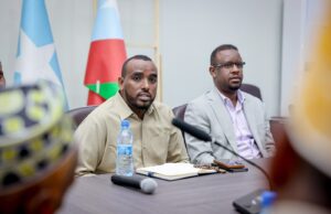 Sawiro;-Guddiga Doorashooyinka iyo Sohdimaha oo Kulan la Qaatay Odayaasha Dhaqanka Koonfur Galbeed.