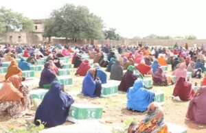 Qoysas danyar ah Oo Deeq Raaahiin ah Loogu qeybiyay Afgooye