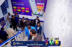 President Mohamud welcomes African Football Legends in symbolic visit to Mogadishu