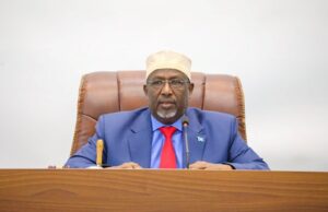 Xildhibaano sababo amni darteed shaqada looga joojiyey