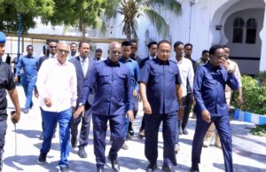 Sawiro;-Gudoomiye Muungaab Oo lagu soo dhaweeyay xarunta Dowladda Hoose.