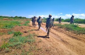 Xarun AS ku diyaarinayeen baabuur qaraxyo oo la burburiyay.