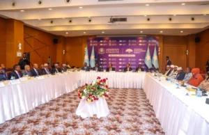 Sawiro;-Madaxweyne Xasan Shiik ” Albaabka wadatashiga iyo Wadahadalka waa Furan yahay”