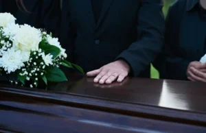 Haweeney loo xiray dahab ay ka furatay mayd la aasi rabay.