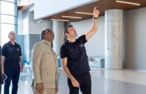 Madaxweyne Xasan Shiikh oo tagay halka lagu sameeyo Diyaaradaha Turkiga ee Bayraktar.