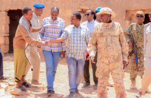 Sawiro:-wasiirka Aminga koonfurgalbeedayaa maanta booqasho iyo kormeer rasmi ah ku tagay saldhiga Booliska degmada Ceel-Barde ee gobolka Bakool.