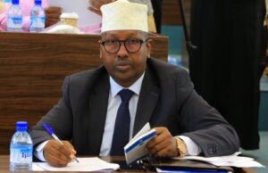 Wasiir Fiqi oo sheegay in Dalal Shisheeye ay ku riixayaan Kooxda AS in la wareegto Soomaaliya oo dhan.