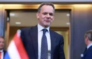 Wasiirkii arrimaha dibadda Netherland oo is casilay kadib markii Israa’iil tallaabo laga qaadi waayay