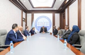 R/Wasaare Xamsa oo la kulmay wafdi ka socda Ururka Jaamacadda Carabta.