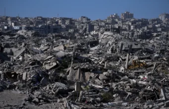 Dadkii dib ugu laabtay Gaza oo garan waayay Magaaladaas oo aad u burburtay