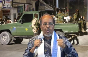 Madaxweyne Xasan Sheikh oo hay’adaha amniga faray in aan Muqdisho lala dhexmari karin gaadiid ciidan.