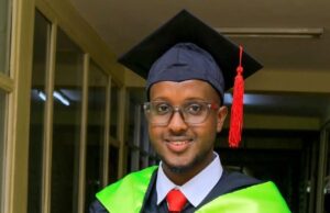 Mustaf Taakoy oo deeq Waxbarasho uu helay ku waayay Baasaboorka Soomaaliya dartiis!