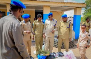 Sawiro;-Saldhigga Degmada Baydhabo oo lagu soo bandhigay Maandooriye la soo qabtay gudaha Magaalada.