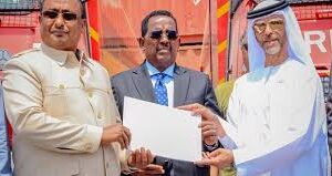 Imaaraadka Carabta oo Maamulka Gobolka Banaadir ku wareejiyay laba gaari oo dab-damis ah?