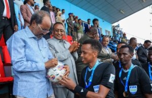 Madaxweyne Xasan Shiikh “Cumar Cartan wuxuu sare u qaaday magaca Ummadda Soomaaliyeed”