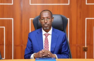 Madax kala wowan oo digay tallaabooyin lagu sheegay inay halis ku yihiin dowladnimada iyo hanaanka Federaalka