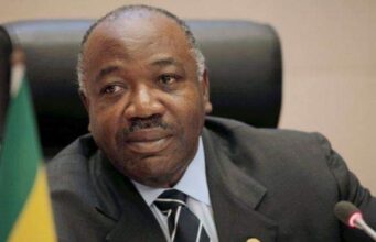 Madaxweyne African ah oo Dalkiisa ka Cararay.