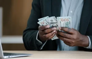 Mareykanka oo sheegay in baarayo lacago loo weeciyo AS