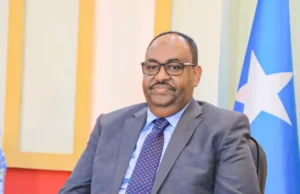 Deni oo xalay kulan la qaatay Xildhibaanada, Muxuu kala hadlay?.