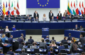 Masuuliyiin hore ee guddiga Midowga Yurub oo loo diiday fiisaha Maraykan ah