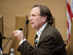 Senator Jim Abeler oo Donald Trump kula taliyay in uu la kulmo Bulshada Soomaalida ah