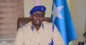 Macallin Mahdi “Dhulka dab-damiska waxaa lahaa Booliiska oo dhisanaya”