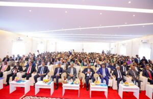 Madaxweynaha Iyo RW Soomaaliya oo ka qeyb galay Caleemo-saarka Madaxweynaha Waqooyi Bari Soomaaliya.