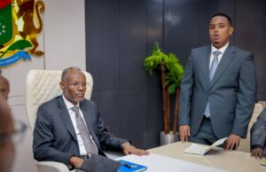 Sawiro;-Madaxweyne Laftagareen ayaa guddoomiyey shir lagu dardargelinayay howlaha wasaaradaha iyo wada-shaqeynta hay’adaha dowladda.