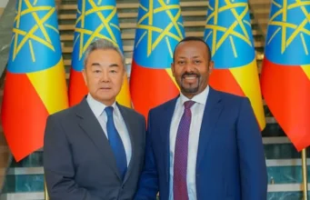 Wasiirka Arrimaha Dibadda ee dalka Shiinaha oo kulan layeshay Aby Axmed.